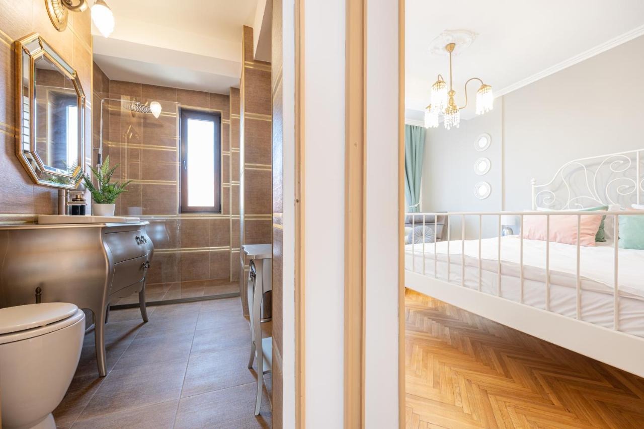 Haga Flat Lägenhet Oradea Exteriör bild