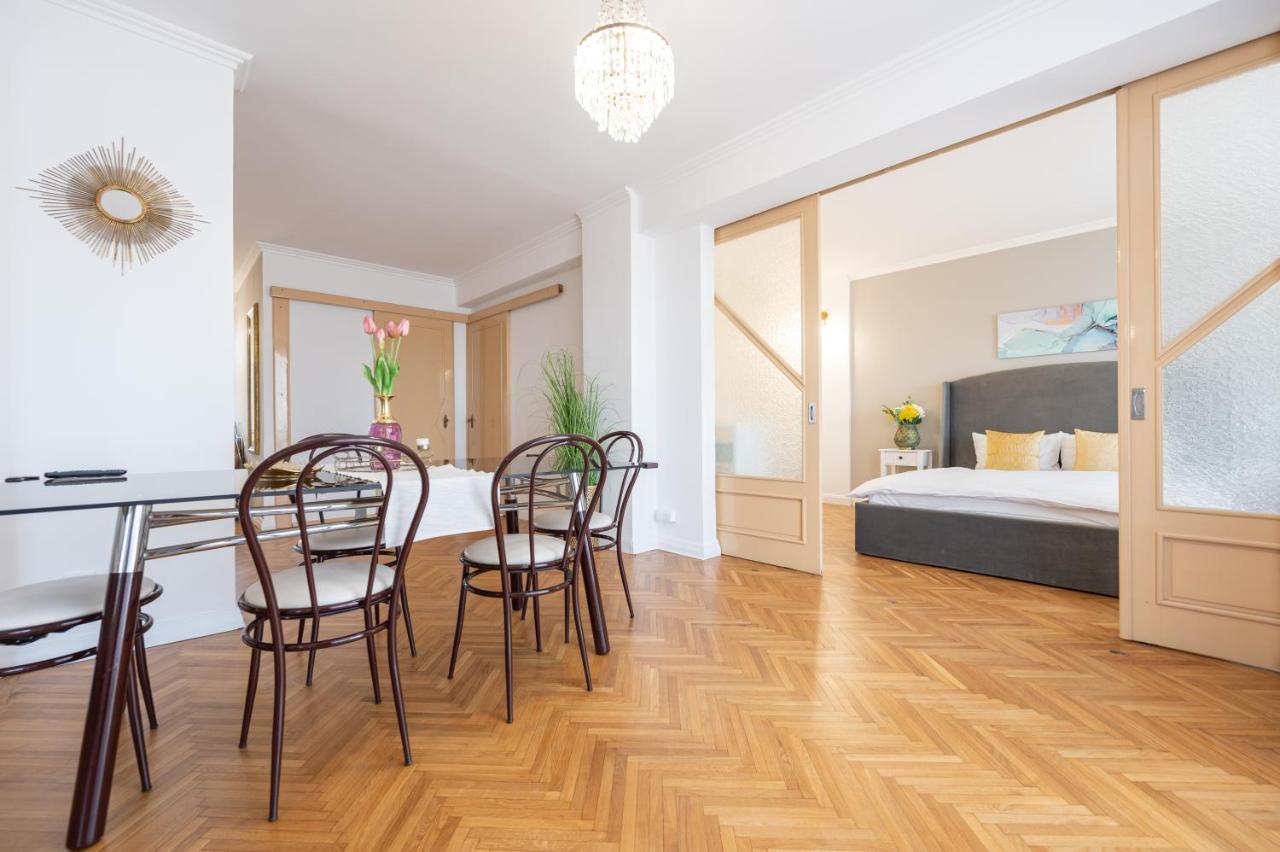 Haga Flat Lägenhet Oradea Exteriör bild